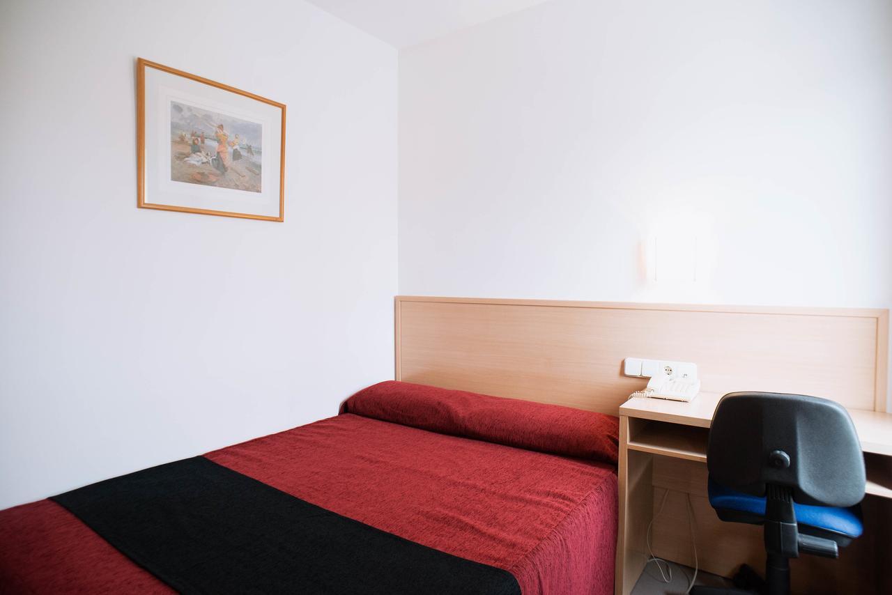 Hotel Cim Valles Santa Perpètua de Mogoda Extérieur photo